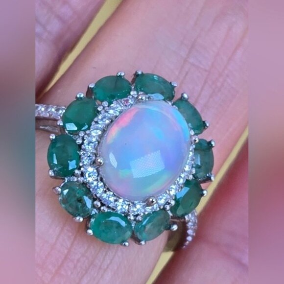 925 Sterling Silver Ring with Natural White Opal 8x10mm & Emerald Gemstones - Picture 10 of 13